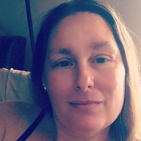 Profile Picture of April Kirchner tompkins (@lvmyfamily6) on Poshmark