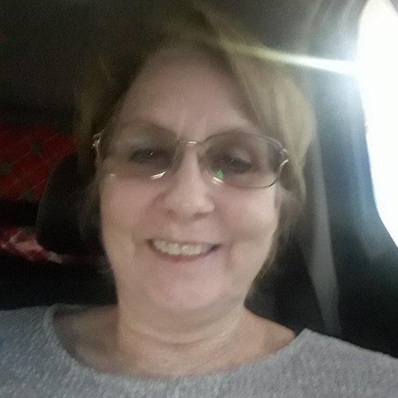 Profile Picture of Brenda Maximo (@leemon52) on Poshmark