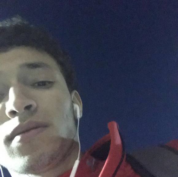 Profile Picture of Dylan Hardy (@dylan902100) on Poshmark