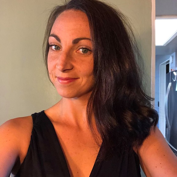 Profile Picture of Alyce Evans (@evansa13) on Poshmark