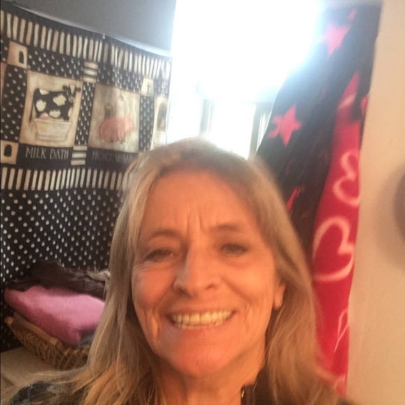 Profile Picture of Kathy Keller (@kk1956) on Poshmark