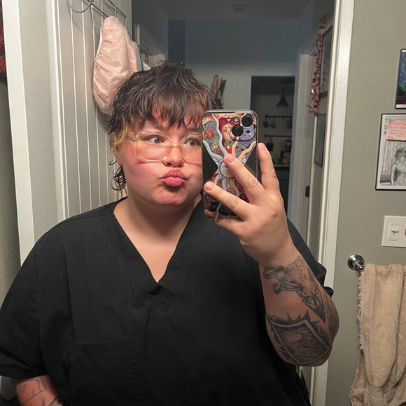 Profile Picture of Alexis Kozell (@alexiskozell1) on Poshmark