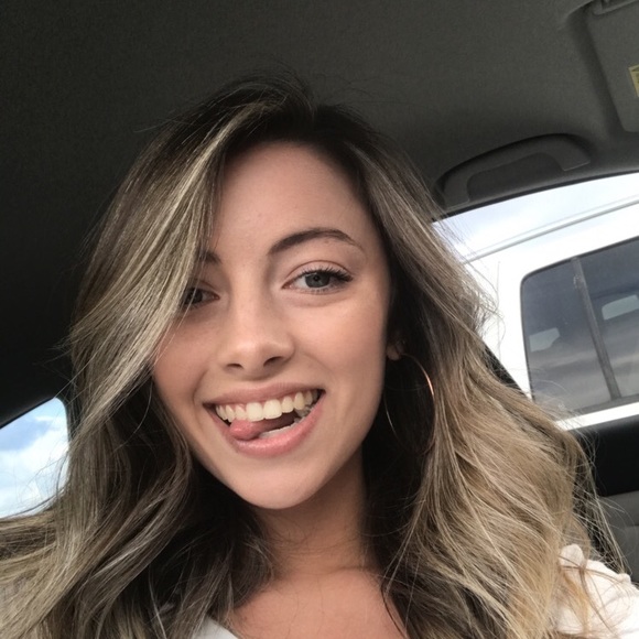 Profile Picture of Gracie Traynum (@gracietraynum) on Poshmark