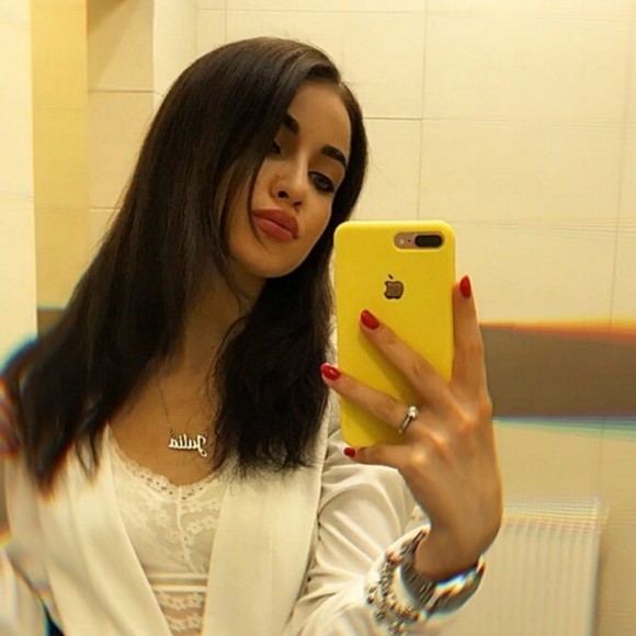 Profile Picture of Jade zhang Jade zhang (@jadezhang865) on Poshmark