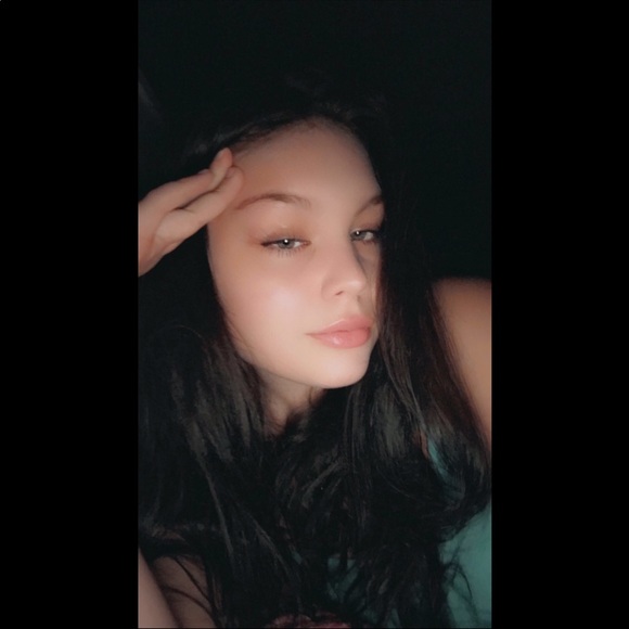 Janelle Koepfer - Poshmark Profile Picture of Janelle Koepfer (@koepfer1) on Poshmark