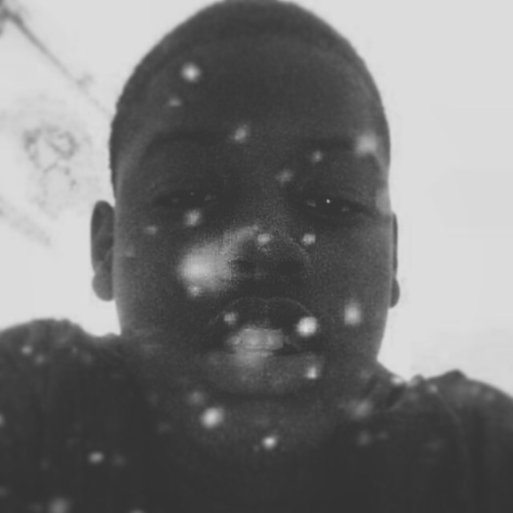 Profile Picture of Keenyn Perry (@keenynperry) on Poshmark