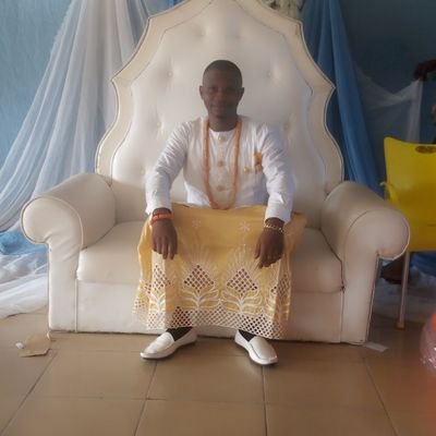 Profile Picture of Christopher Linsley Young (@LinsleyYoung) on Twitter