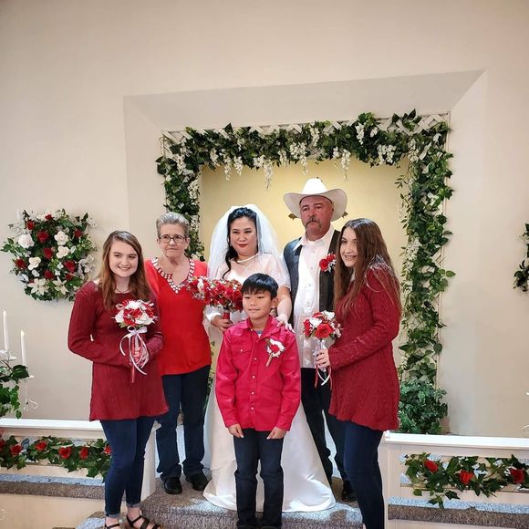 Profile Picture of Ladonna Wolfe muir (@ladon54) on Poshmark