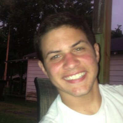 Profile Picture of Alex (@AlexLinzy16) on Twitter