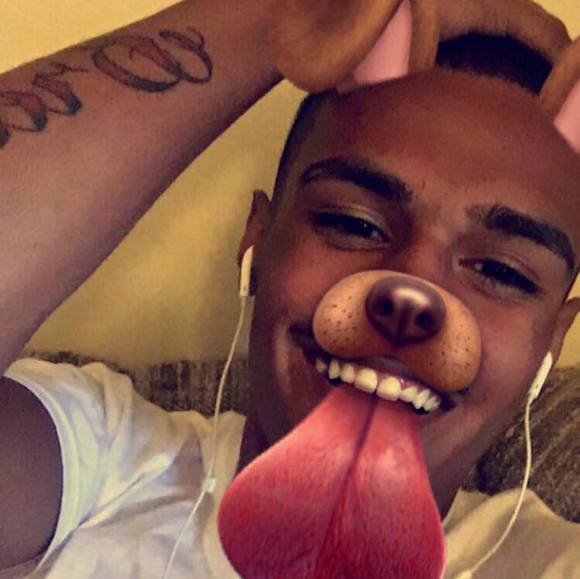 Profile Picture of Rahh Hollywood (@rahhollywood) on Poshmark