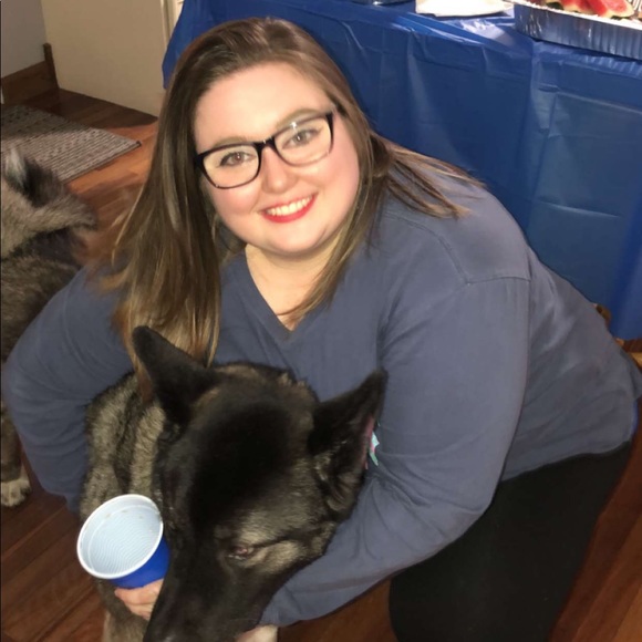 Profile Picture of Karley Peever (@kpeever0826) on Poshmark