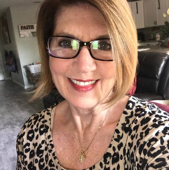 Profile Picture of Debra s Poole (@dspoole3) on Poshmark