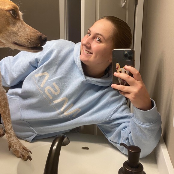 Profile Picture of Charcey Petersen (@charceypetersen) on Poshmark