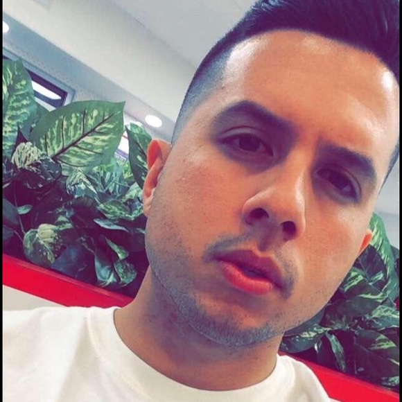 Profile Picture of Robert Godoy (@rob_gucci) on Poshmark