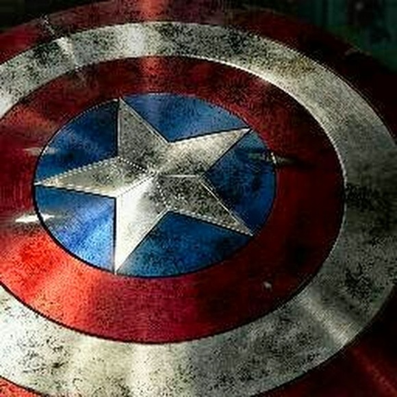 Profile Picture of Alexander Lozoya (@alexanderlozoya) on Poshmark