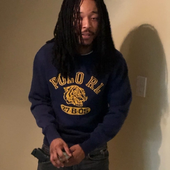 Profile Picture of Devonte Lewis (@knowledge093) on Poshmark