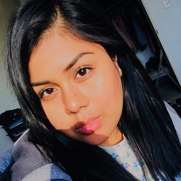 Profile Picture of Maria Apolonio (@mariaapolonio) on Poshmark