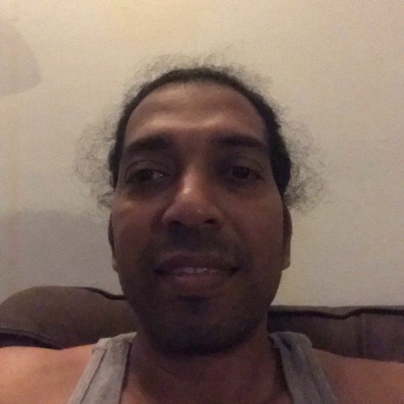 Profile Picture of Jeremy Dmello (@jeremydmello) on Poshmark