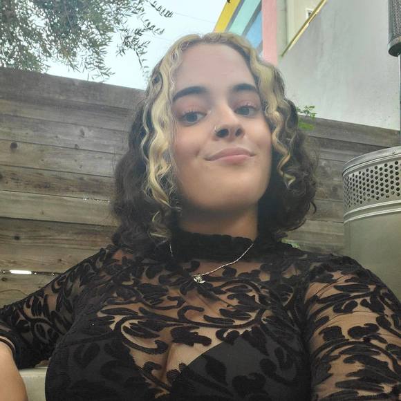 Profile Picture of Catalina Mcquade (@cata921) on Poshmark