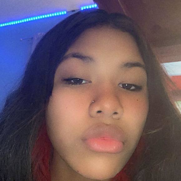 Profile Picture of Rachel Clamage (@rachelclamage) on Poshmark