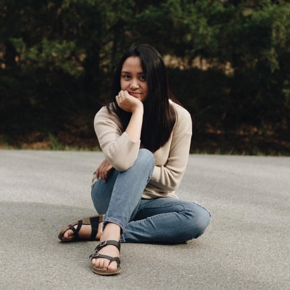 Profile Picture of Mica Vitug (@mtvit) on Poshmark