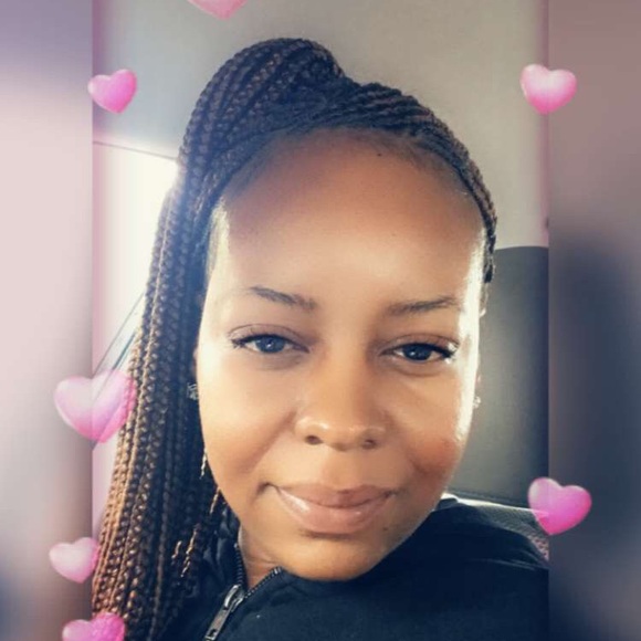 Profile Picture of Shaheedah Oglesby (@mssoglesby) on Poshmark