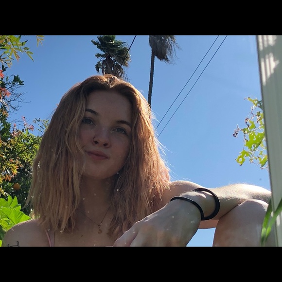Profile Picture of Hope Matthews (@hope_glenna) on Poshmark