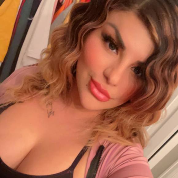 Profile Picture of Crystal Viguerias (@beautyprofunda) on Poshmark