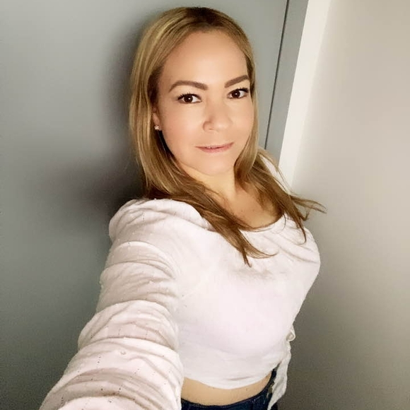 Profile Picture of Lopez Lidia (@lidialpz18) on Poshmark