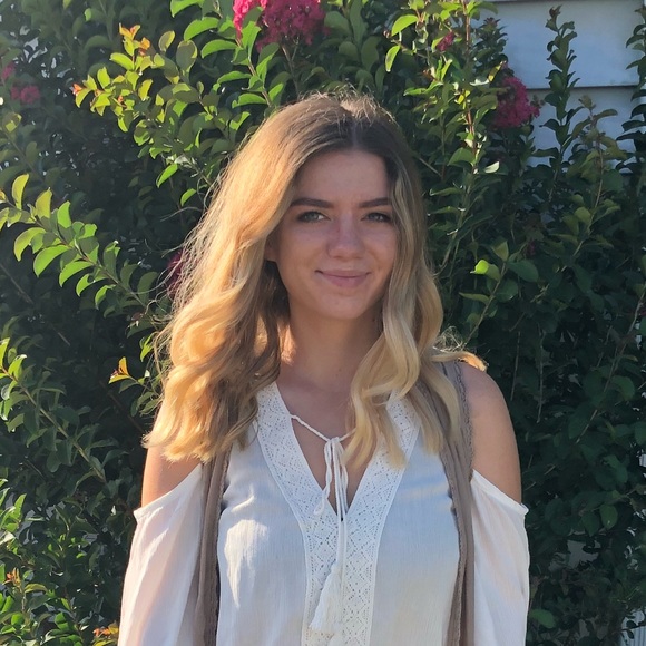 Profile Picture of Sierra Purkerson (@sierrapurkerson) on Poshmark