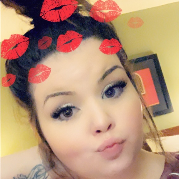 Profile Picture of Aleecia Scott (@yohighnesssss) on Poshmark