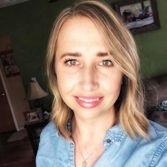 Profile Picture of Whitney Jo (@smitwhi4) on Poshmark