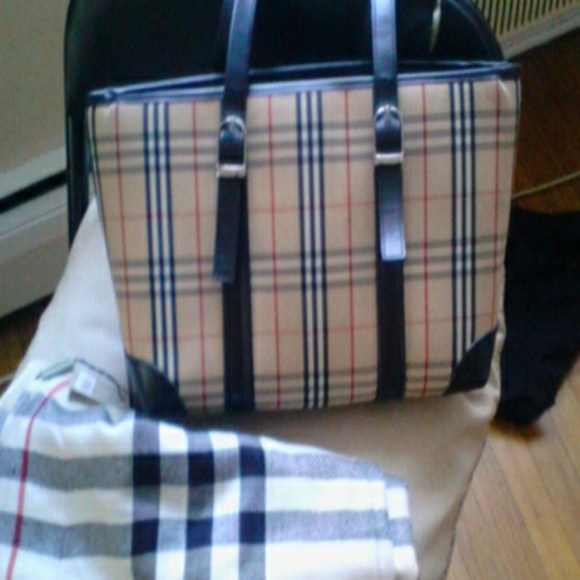 Profile Picture of Kim Segars (@burberry45) on Poshmark