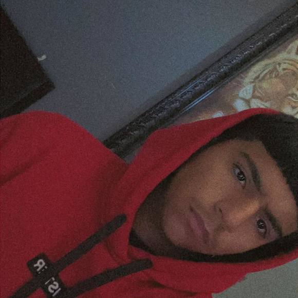 Profile Picture of Mike Cruz (@mikeycruz254) on Poshmark