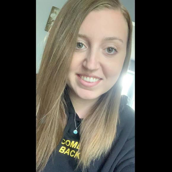 Profile Picture of Kylie Wemple (@kyliewn33) on Poshmark