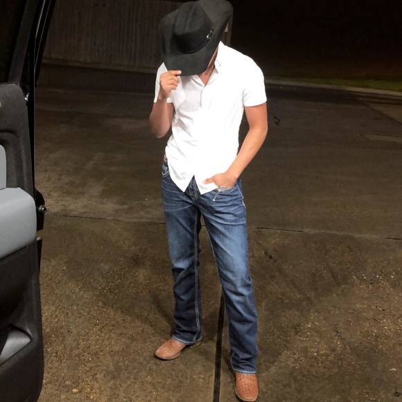 Azael Mendez - Poshmark Profile Picture of Azael Mendez (@azael25) on Poshmark