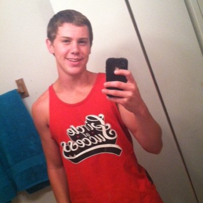 Profile Picture of Isaiah N Hughes (@thewhitekid_04) on Twitter