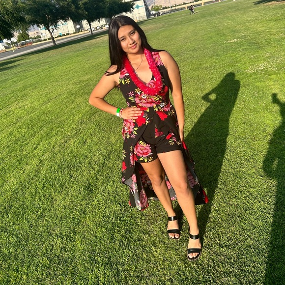 Profile Picture of Ruby Mondragon ramirez (@ruby_mondragon) on Poshmark