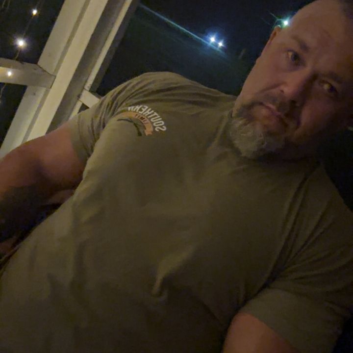 Profile Picture of Clint Barnes (@barnesthebull777) on Tiktok