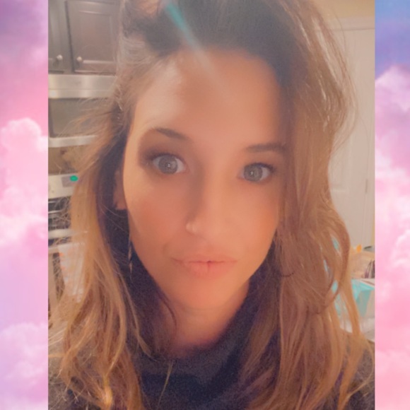 Profile Picture of Whitney Kaylor (@whitneykaylor) on Poshmark