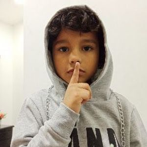 Michael Hoyos - Tiktok Profile Picture of Michael Hoyos (@mikeholes) on Tiktok