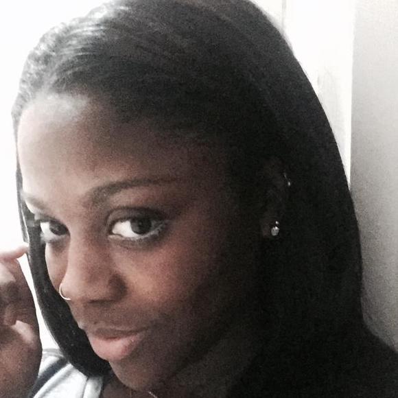 Profile Picture of Shannon Carrothers (@shannon018) on Poshmark