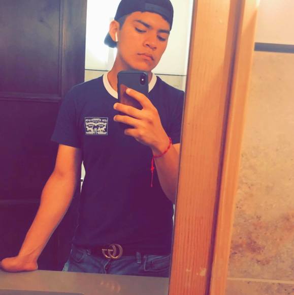 Profile Picture of Felipe Peralta castro (@angel_felipe_06) on Poshmark