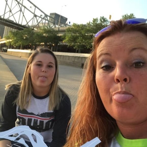 Profile Picture of Jena Thomas (@jenadonthomas) on Poshmark