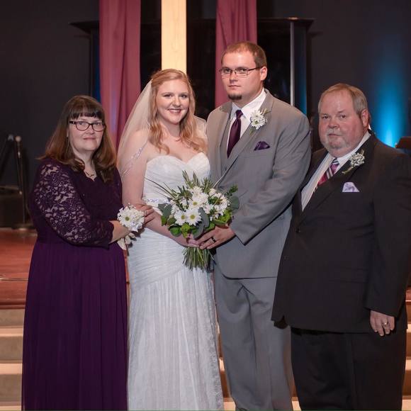 Profile Picture of Kristi Lorren (@kristi_lorren) on Poshmark