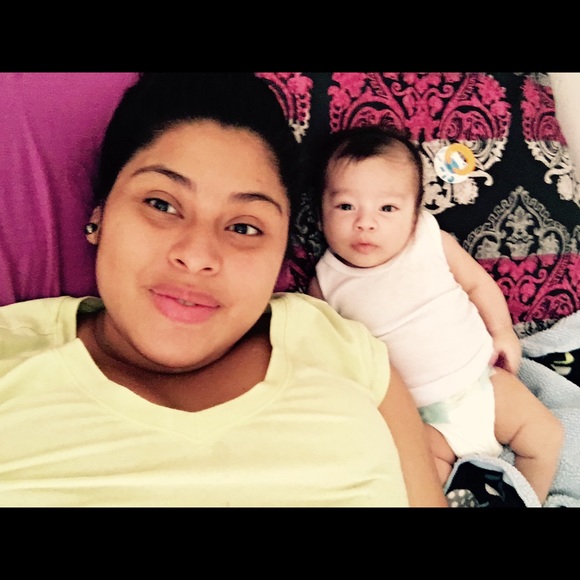 Profile Picture of Alexa Reyes (@alexar0730) on Poshmark