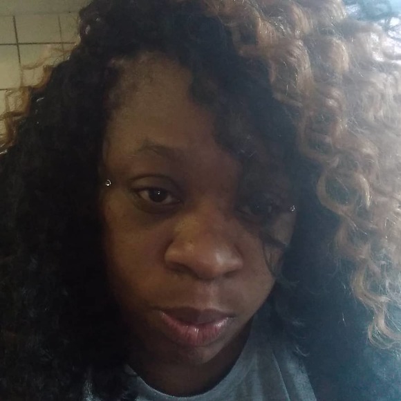 Profile Picture of Msnicky Levert (@msnickylevert) on Poshmark