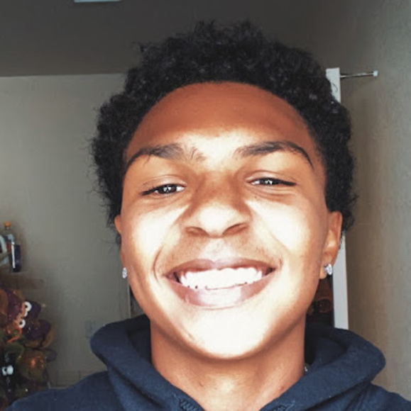 Profile Picture of Christopher Benson (@chrisbenson0424) on Poshmark