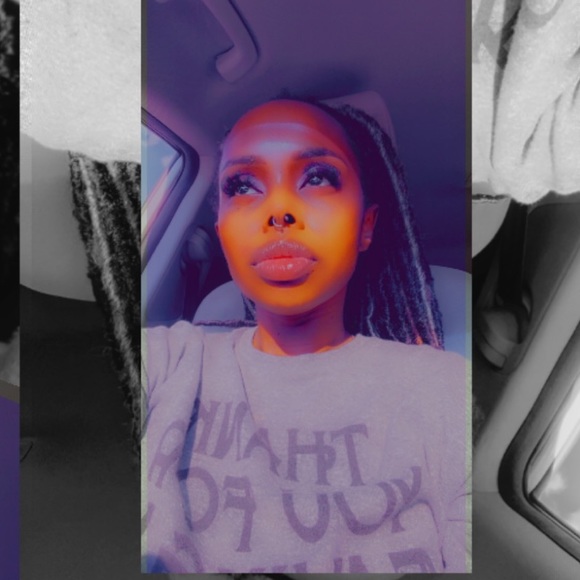 Profile Picture of Muna Mohamed (@munamohamed120) on Poshmark