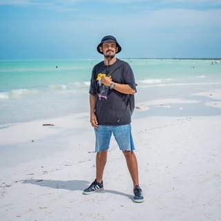 Profile Picture of David Ricardo (@davidcornelia) on Instagram